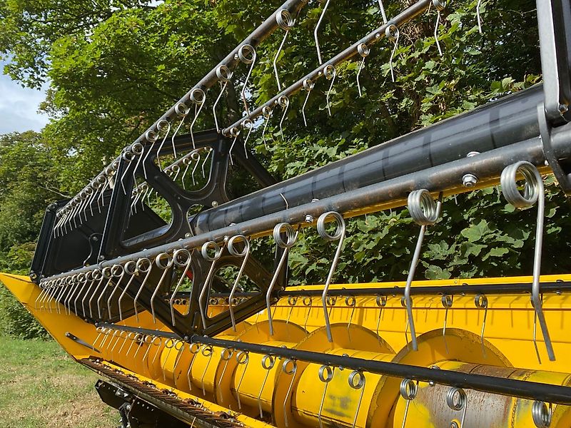 New Holland Agriculture New Holland 30FT Vari-Feed Header