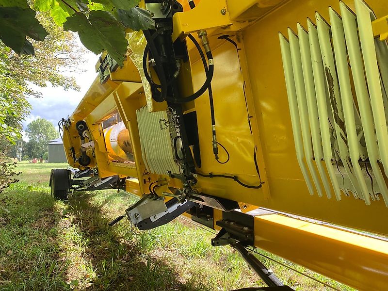 New Holland Agriculture New Holland 30FT Vari-Feed Header