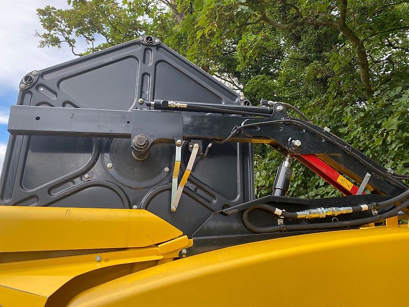 New Holland Agriculture New Holland 30FT Vari-Feed Header