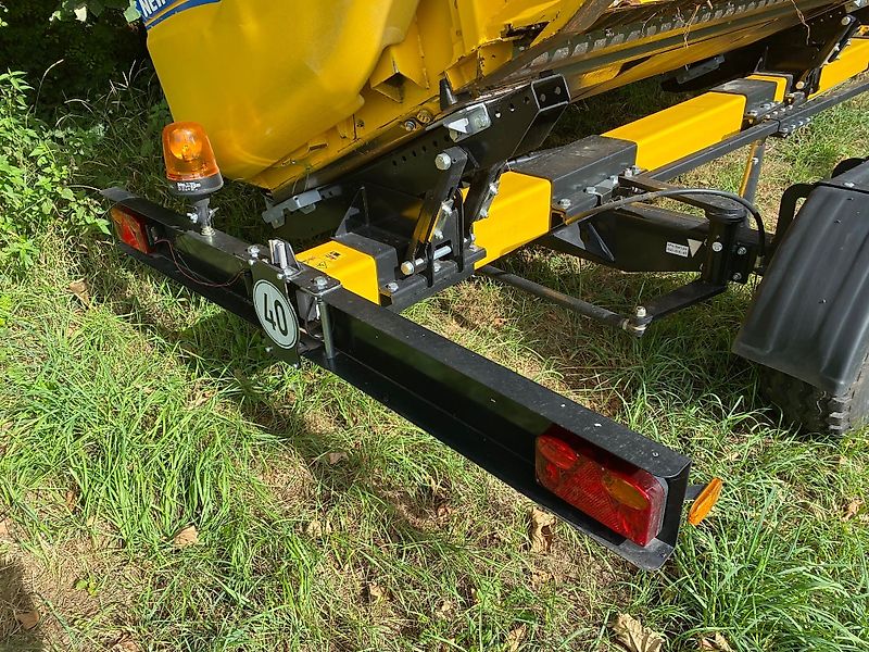 New Holland Agriculture New Holland 30FT Vari-Feed Header