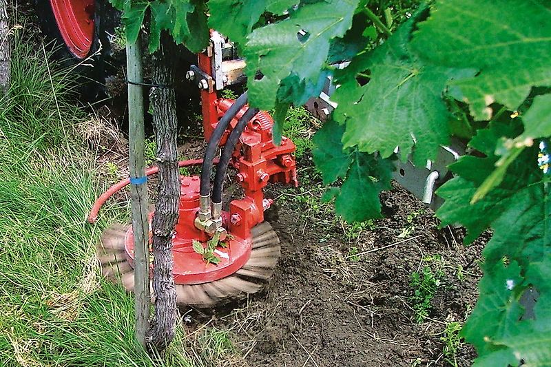 Humus Interplanet Bodenbearbeitungsgerät mit Mulchkopf und Krümlerkopf für Fron- und Heckanbau