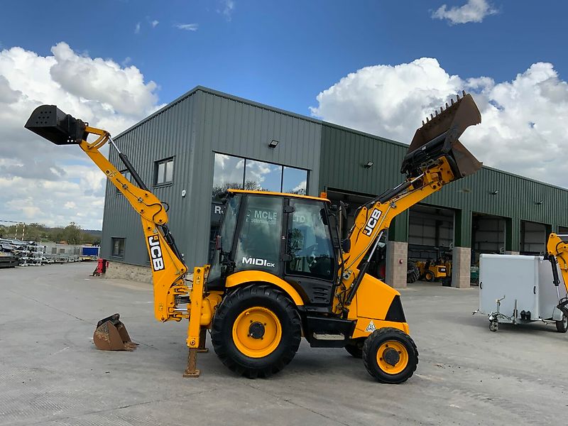 JCB Midi CX Wheeled Digger (ST23004)