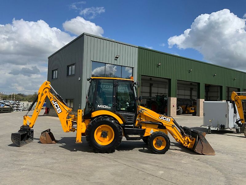 JCB Midi CX Wheeled Digger (ST23004)