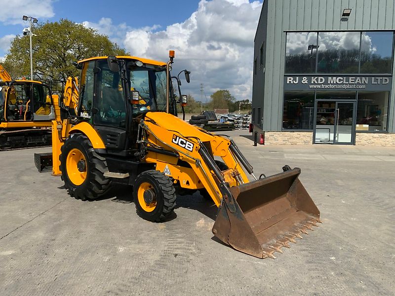 JCB Midi CX Wheeled Digger (ST23004)