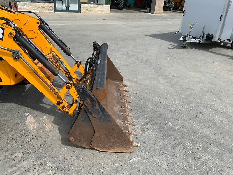 JCB Midi CX Wheeled Digger (ST23004)