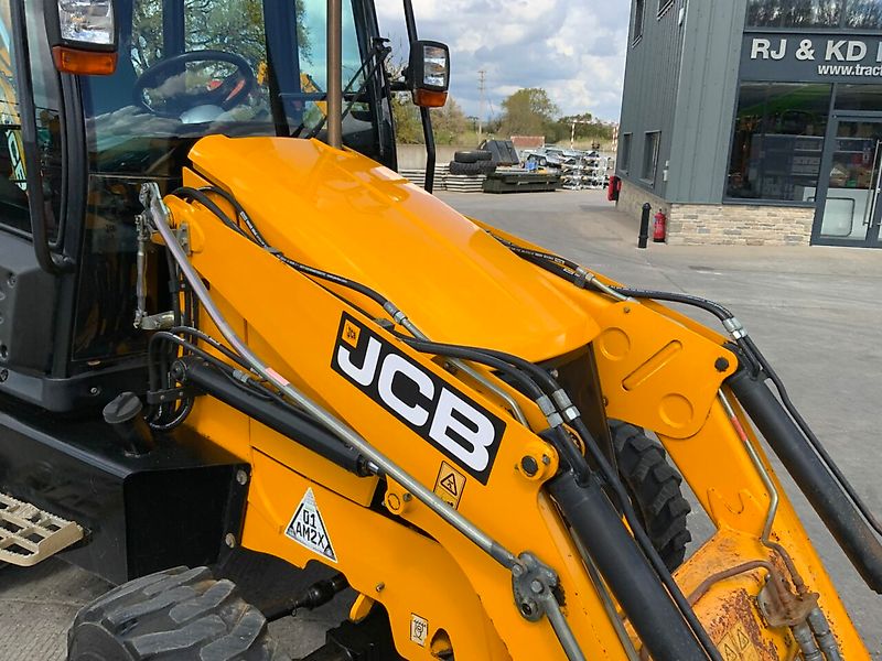 JCB Midi CX Wheeled Digger (ST23004)