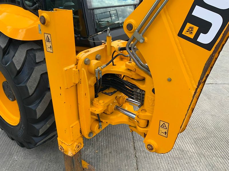 JCB Midi CX Wheeled Digger (ST23004)