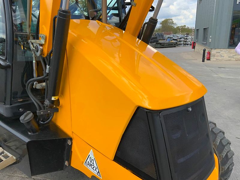 JCB Midi CX Wheeled Digger (ST23004)