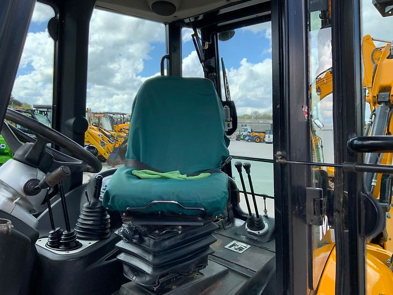 JCB Midi CX Wheeled Digger (ST23004)