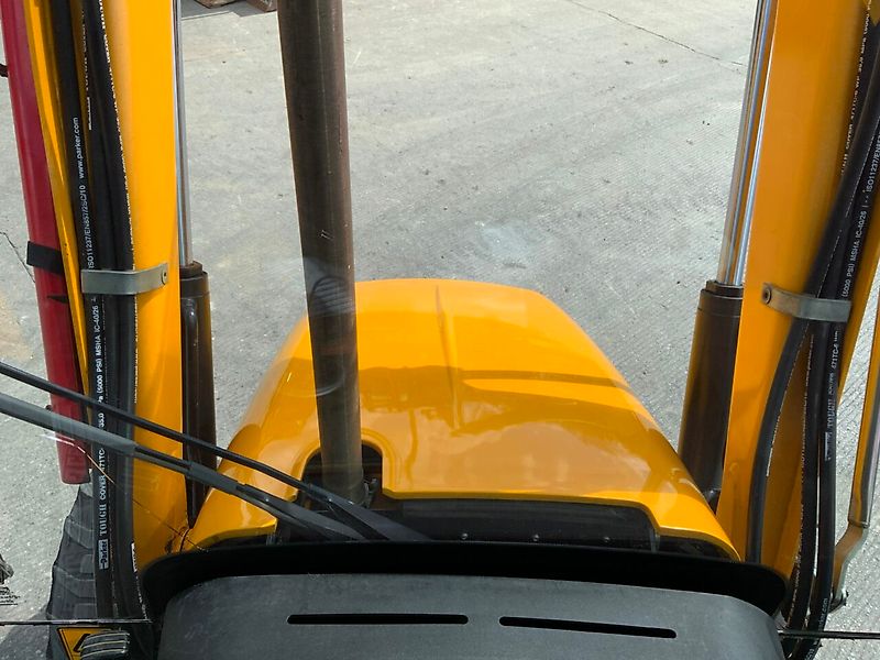 JCB Midi CX Wheeled Digger (ST23004)