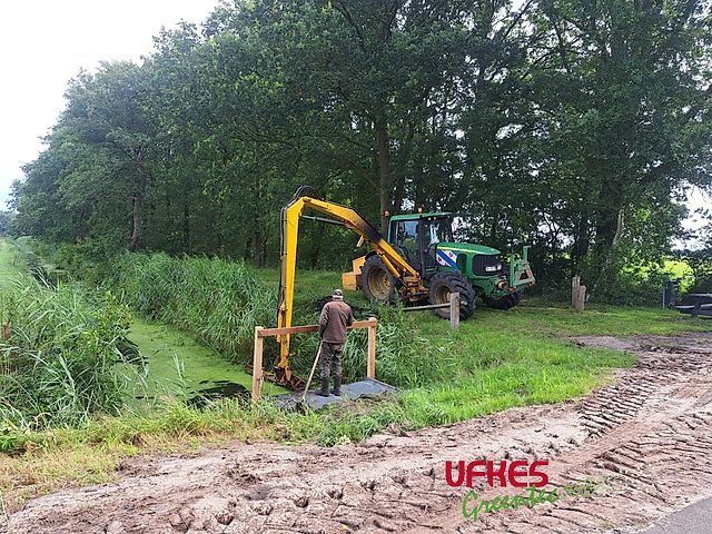 John Deere 6820 / BOS arm