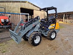 Giant 2300 Hoflader | Radlader | 300h, BJ 2024 | 1.400kg Hubkraft