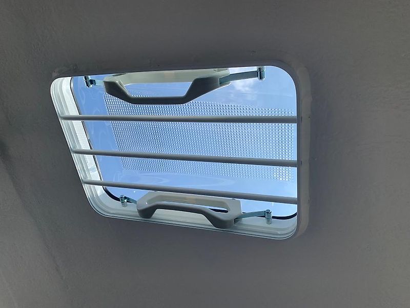 Böckmann Portax E Pferdeanhänger Alu Felgen Verschleißmatte