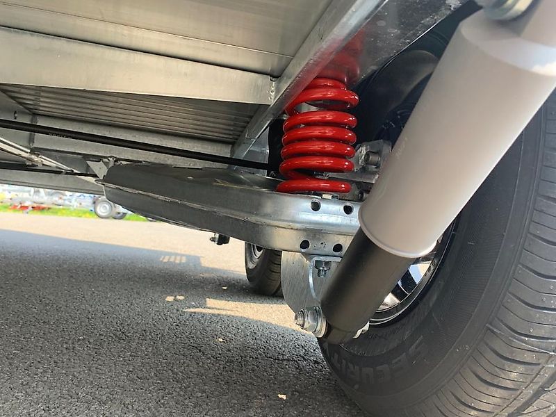 Böckmann Portax E Pferdeanhänger Alu Felgen Verschleißmatte