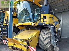 New Holland cr9060