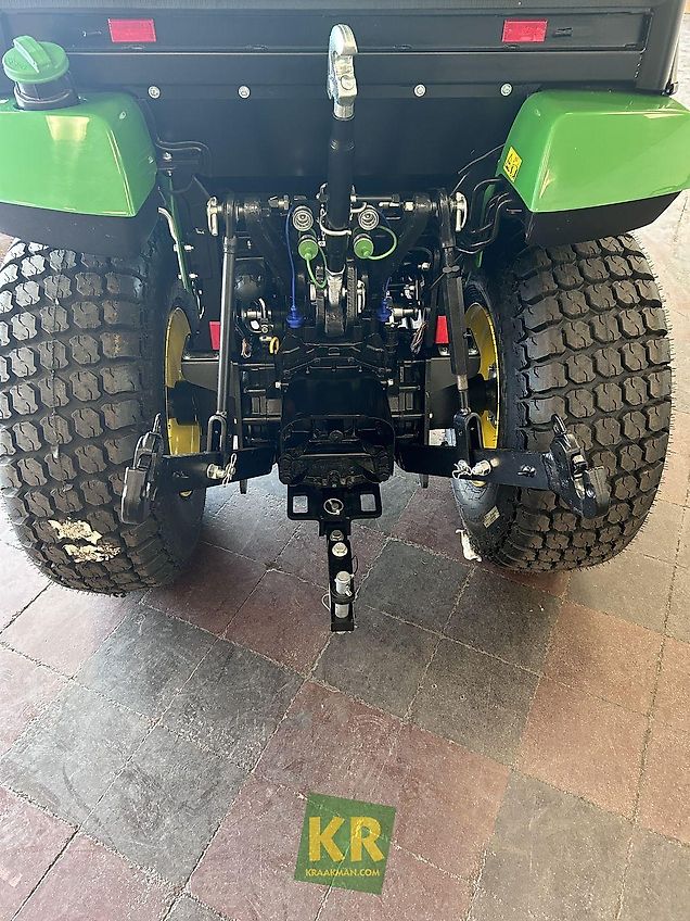 John Deere 2032R #696233