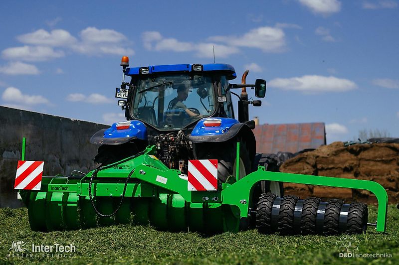 D&D Landtechnika Silowalze Siloverteiler Verdichtungwalze Silo Walze