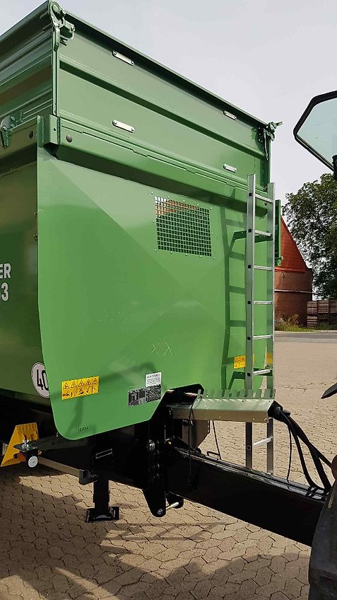 Brantner TA 20053 PowerTube mi 18 / 26m³ + 3 to K80 Anhängung = 21 to + abklappbare 600er Aufsatzwände + 560/60 R 22.5 NEU BKT 693 M 165 D + 2x Sichtfenster mit Plexiglas + LED