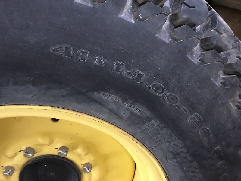 John Deere 3320 MY11