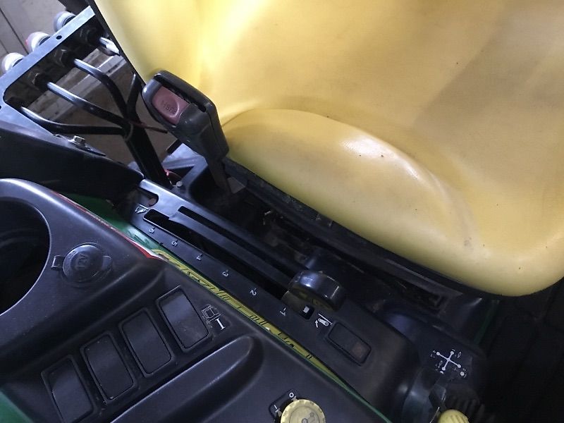 John Deere 3320 MY11