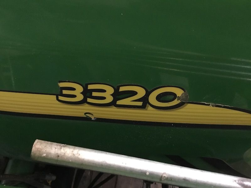 John Deere 3320 MY11