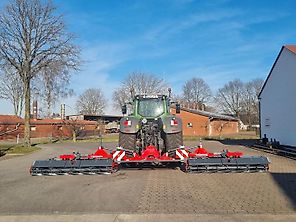 DA Landtechnik Katana Cut Hydro 900 Butterfly Messerwalze DA Landtechnik Katana Cut Hydro 900 Butterfly Messerwalze