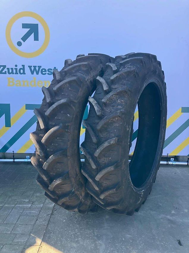 Kleber 270/95R36 Kleber Super3 gebruikt 34MM 1 band met aanloop schade (11.2R36)